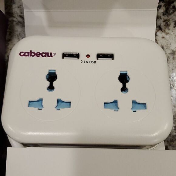 Power Hub Australia / China with 2 2.1 USB ports New - Picture 1 of 4